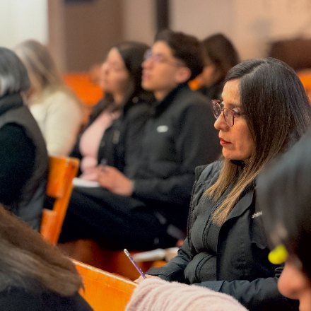 Alumnos atentos a la enseñanza
